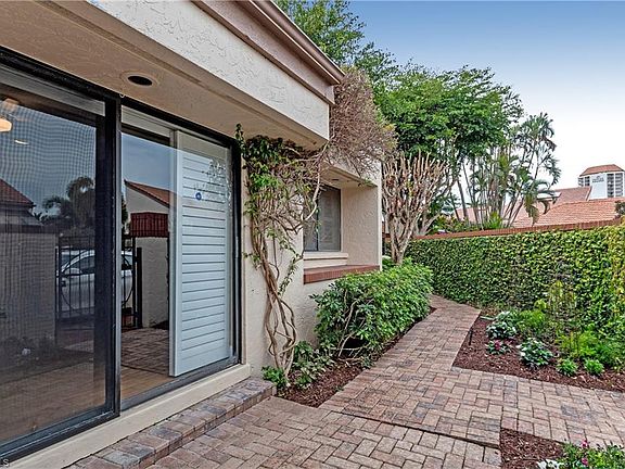 4th image of 555 Bay Villas Ln #96