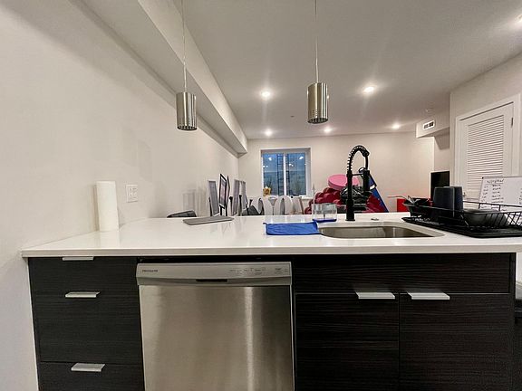 3rd image of 1620 Cecil B Moore Ave #5B