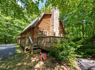 1110 Alpenrose Rd, Gatlinburg, TN 37738