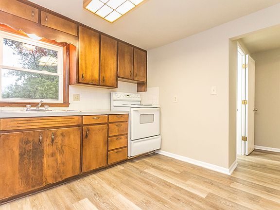 3rd image of 115 3rd St NW #2
