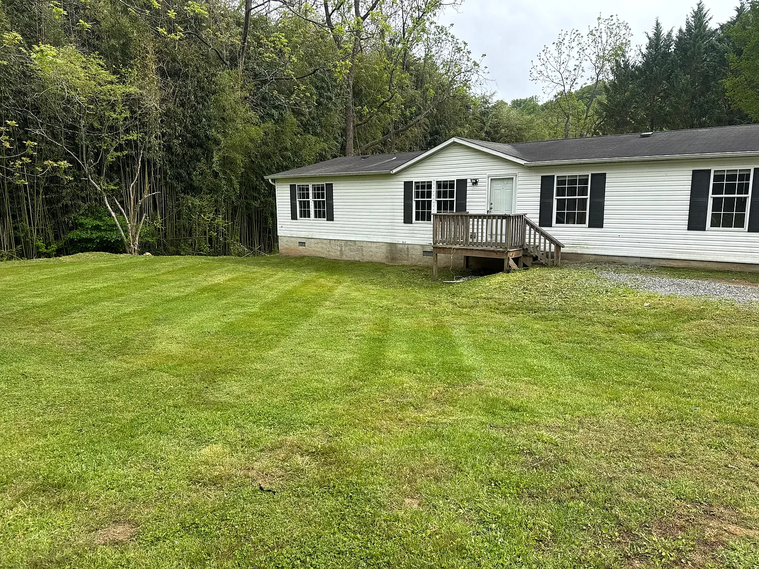4 bed, 2.5 bath, 2100 sqft, $2,000 — Photo 1