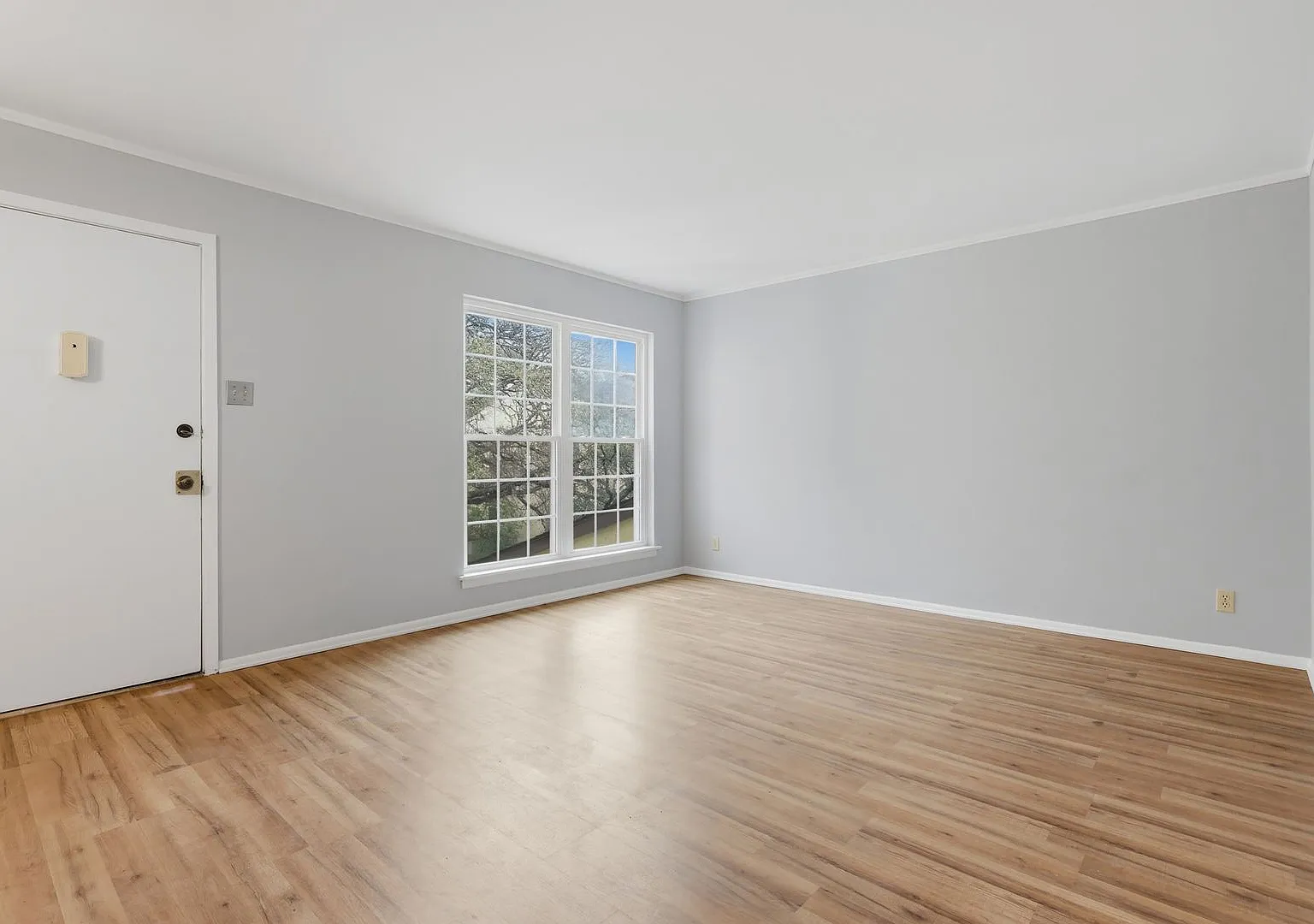 Charming 3rd-floor 2-bed condo — Photo 4