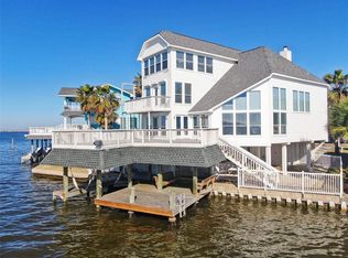 131 Isles End Rd, Tiki Island, TX 77554