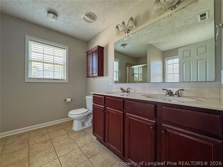 136 Ivystone Dr — Photo 18