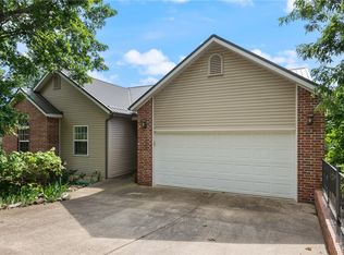 67 Leatherwood Dr, Holiday Island, AR 72631