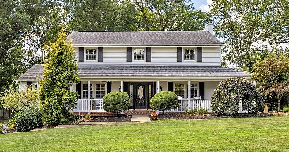 140 Gateshead Dr photo 1