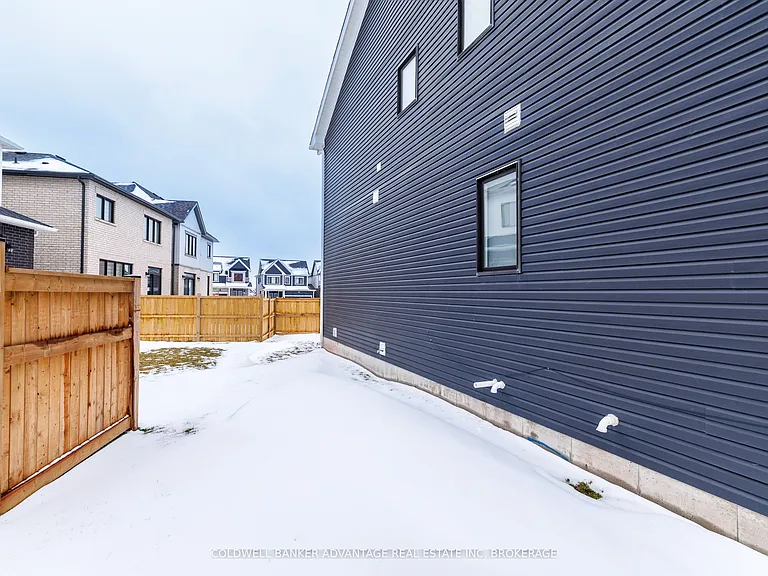55 Rowlock St — Photo 27