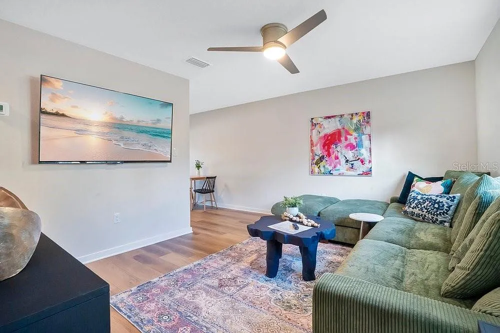 2 bed, 1.0 bath, 750 sqft, $1,700 — Photo 3