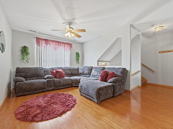 3rd image of 2258 Graystone Dr