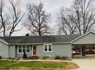 1120 18th St, Highland, IL