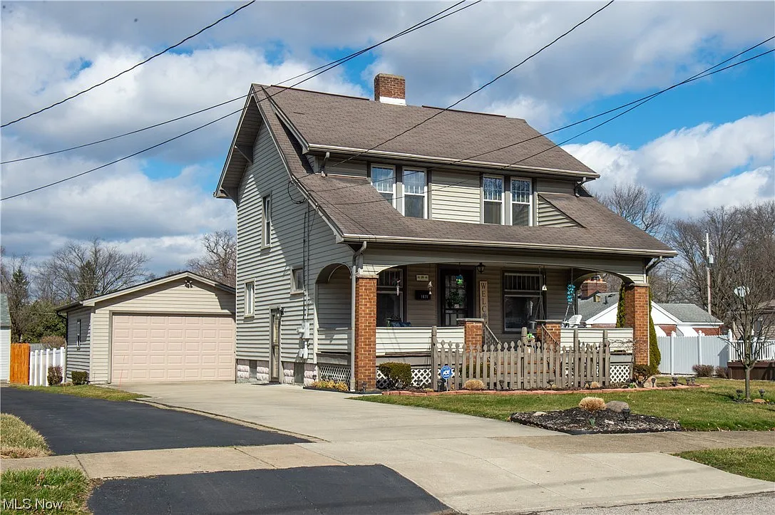 1678 Wakefield Ave photo 1
