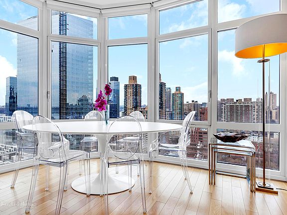 2nd image of 555 W 59th St APT 25A