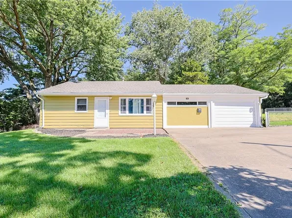 211 E Cliff St, Saint Joseph, MO 64504
