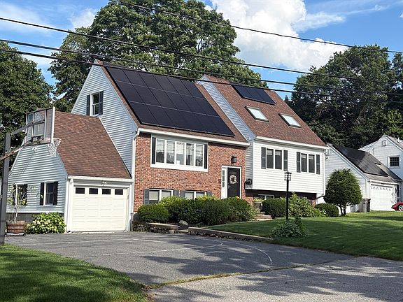 2nd image of 4 Crest Rd