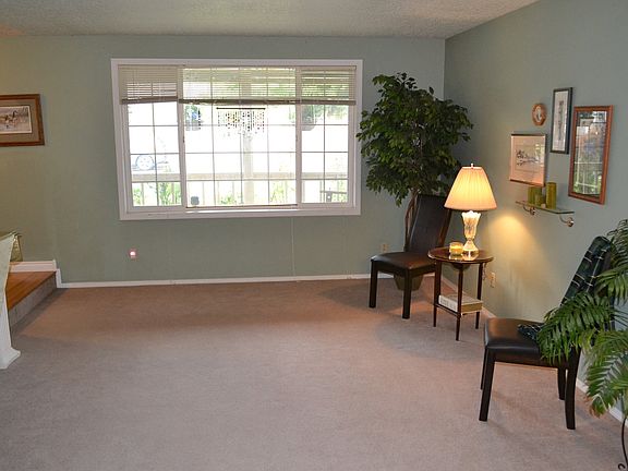 3rd image of 3611 NE 159th Ave