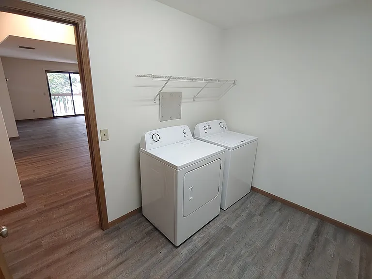 2BR/2BA/2 car attached garage — Photo 7