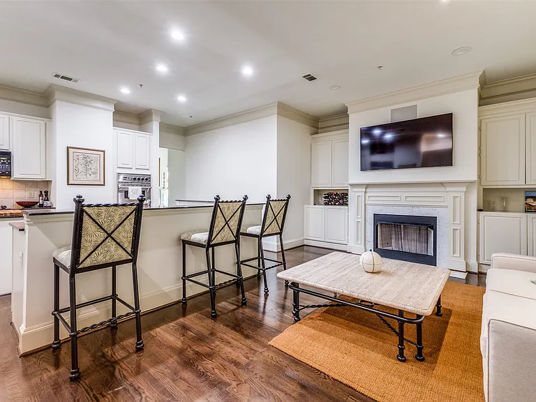 3535 Gillespie St #604 — Photo 10