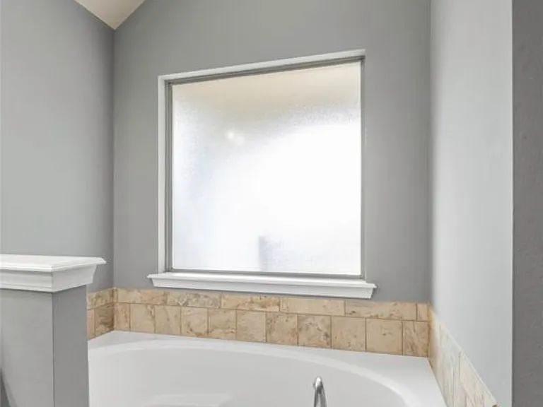3826 Pickering Pass Dr — Photo 9