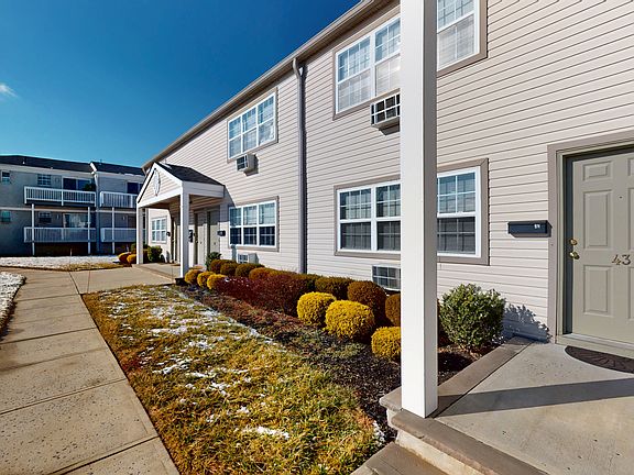 2nd image of 582 Patten Ave #43