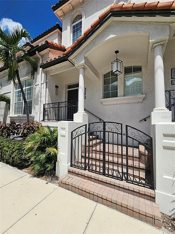 2 bed, 2.5 bath, 1629 sqft, $3,250 — Photo 1