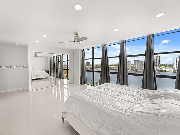 5th image of 18181 NE 31st Ct APT 1401