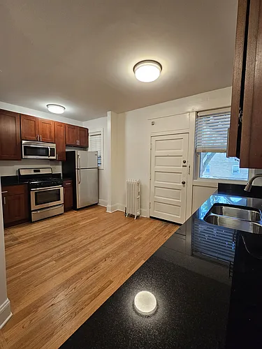 916 Main St #2 Photo 1