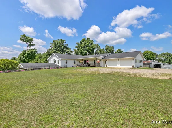 10355 North Ave, Dowling, MI 49050