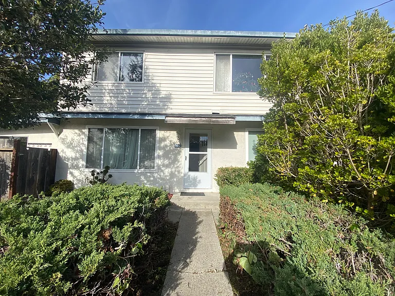 302 Beverly Ave — Photo 14