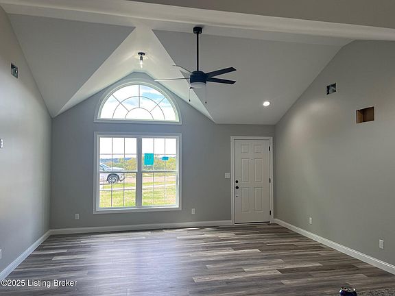 3rd image of 262 New Orleans Ct