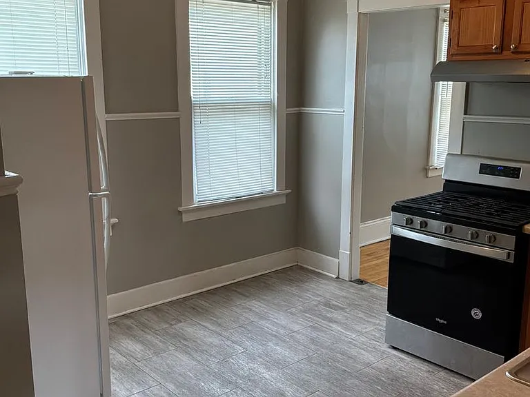 1729 N Warren Ave — Photo 15