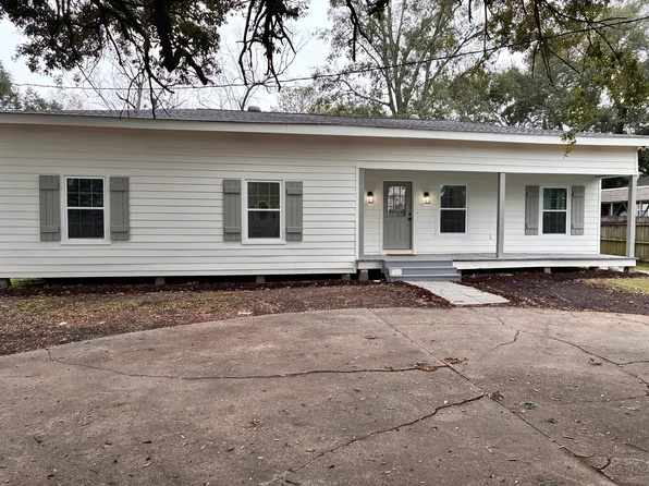 743 Avenue B, Port Allen, LA 70767