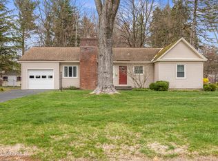 20 Saint Clair Dr, Delmar, NY 12054