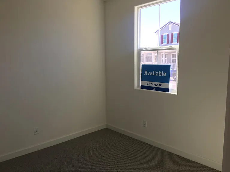 950 S Sophia St — Photo 8