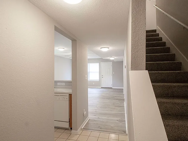 5308 Godas Cir — Photo 3