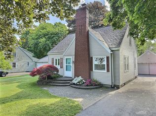 77 Hubbard Dr, North Chili, NY 14514