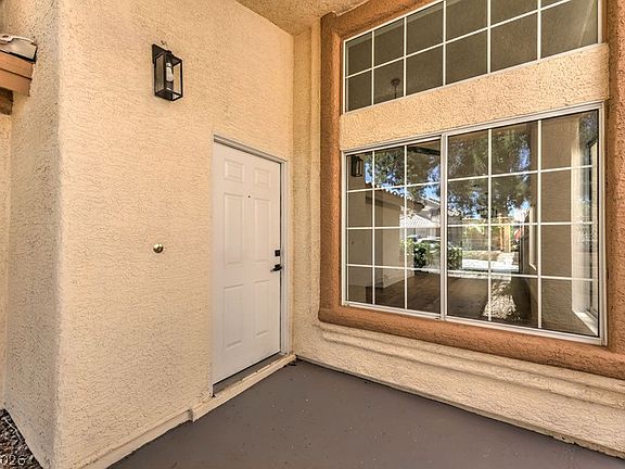 4th image of 2717 Camphor Tree St