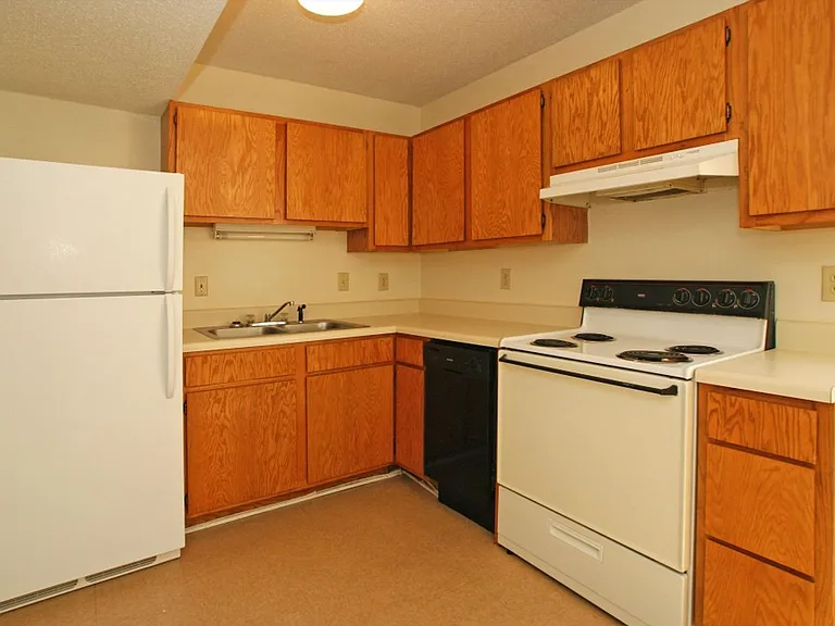 Conway Park Apartments — Photo 6