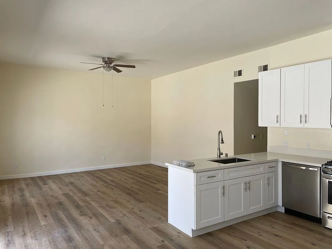 2 bed, 2.0 bath, 1050 sqft, $2,595 — Photo 2