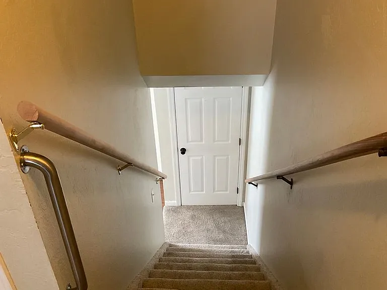 405B W Poos Dr — Photo 9