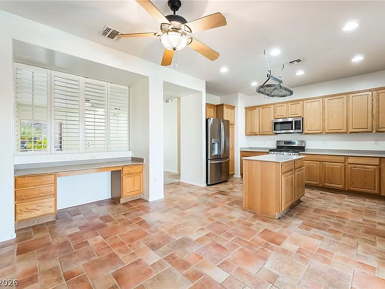 1802 Cypress Bay Ave — Photo 3