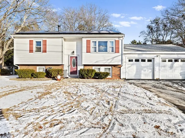 63 Mayflower Ln, Wareham, MA 02571