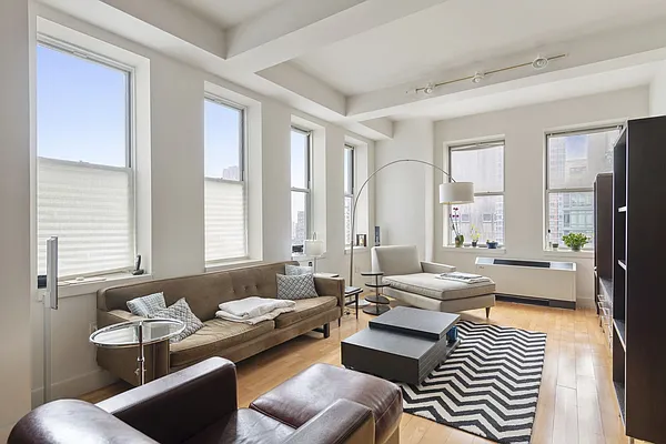 Rented by Compass | media 24