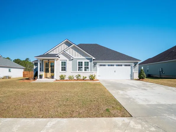 105 Audrey Ln, Hahira, GA 31632