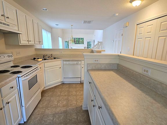 3rd image of 5641 Fellowship Dr