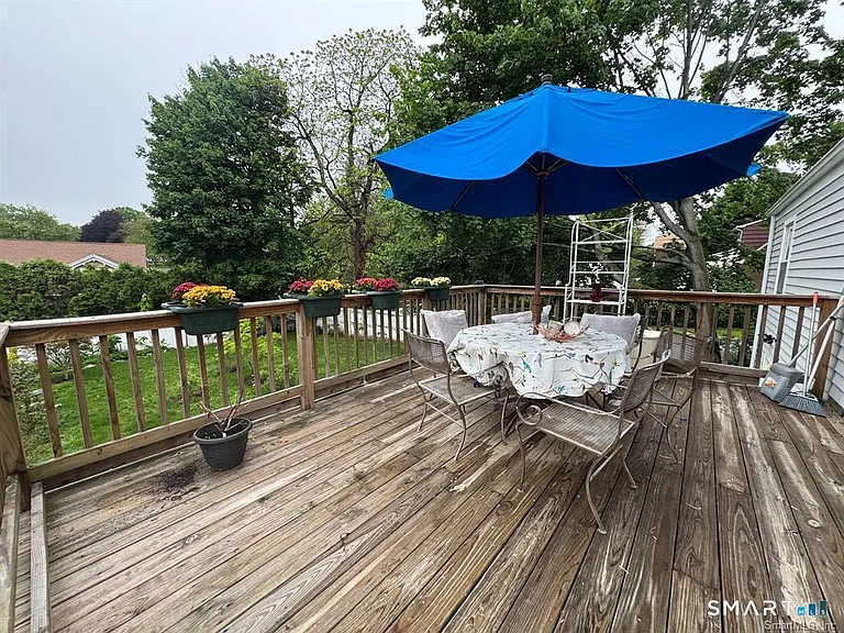 165 Greenfield Dr — Photo 13