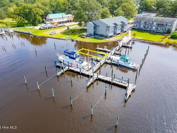 303 Midyette Street #B7, Oriental, NC 28571