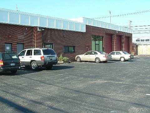 2nd image of 141 John St #400