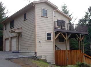 950 Spring Rd, Whitethorn, CA 95589