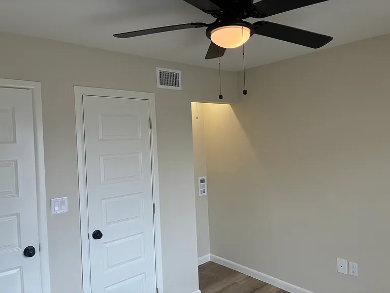 705 E Bustamante St #6 — Photo 12