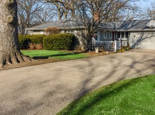 1350 Berkley Ct, Deerfield, IL 60015